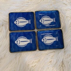 Set of 4 Blue & White Fish Decorated Japanese Porcelain Square plates